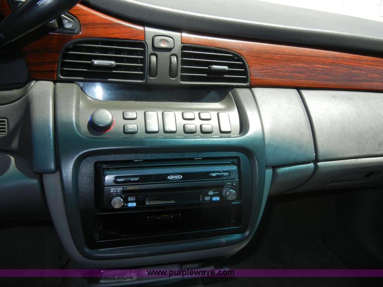 image for item D9512 2002 Cadillac DeVille