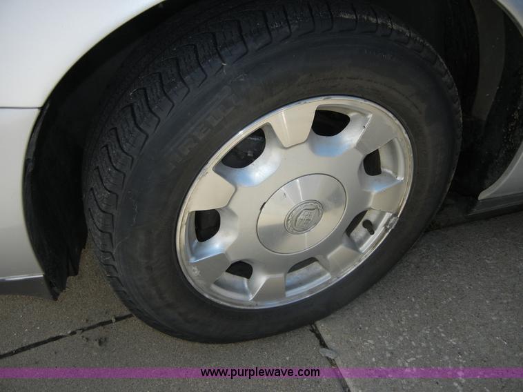 image for item D9512 2002 Cadillac DeVille