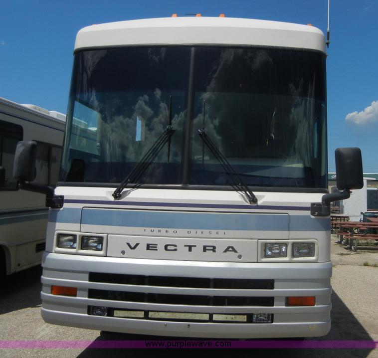 image for item D9513 1994 Spartan Vectra Winnebago motor home