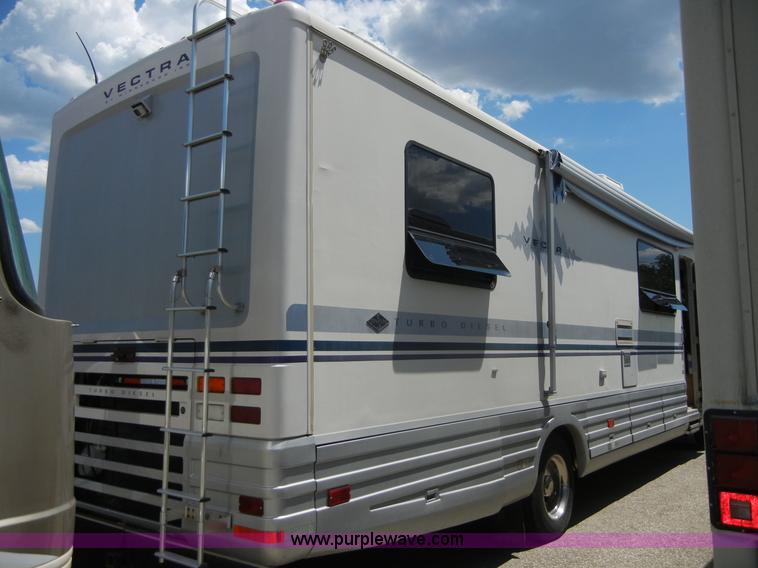 image for item D9513 1994 Spartan Vectra Winnebago motor home