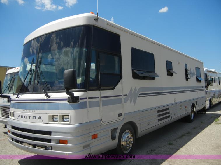 image for item D9513 1994 Spartan Vectra Winnebago motor home