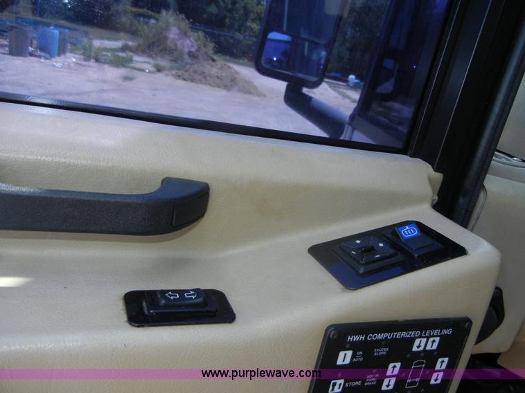 image for item D9513 1994 Spartan Vectra Winnebago motor home