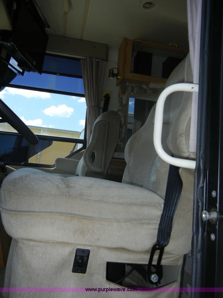 image for item D9513 1994 Spartan Vectra Winnebago motor home