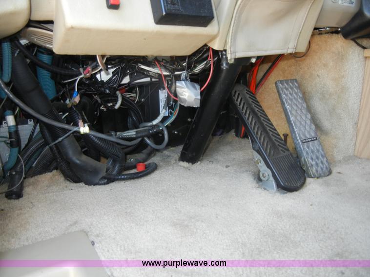 image for item D9513 1994 Spartan Vectra Winnebago motor home