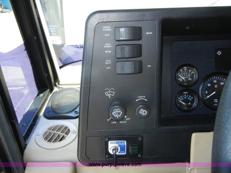 image for item D9513 1994 Spartan Vectra Winnebago motor home