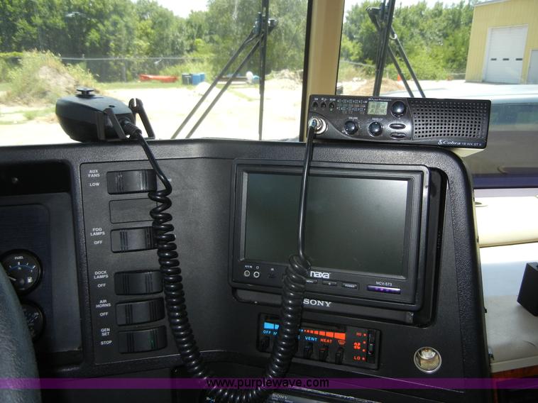 image for item D9513 1994 Spartan Vectra Winnebago motor home