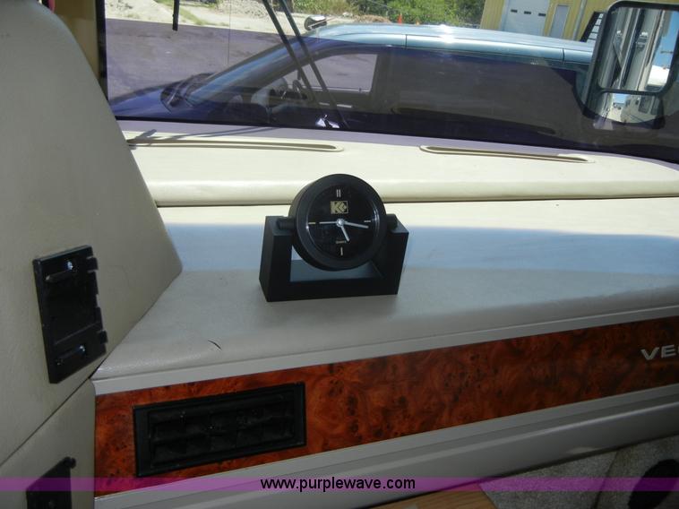 image for item D9513 1994 Spartan Vectra Winnebago motor home