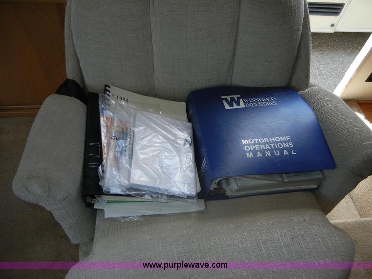 image for item D9513 1994 Spartan Vectra Winnebago motor home