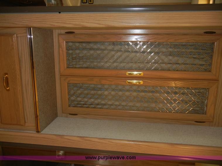 image for item D9513 1994 Spartan Vectra Winnebago motor home