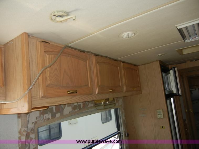 image for item D9513 1994 Spartan Vectra Winnebago motor home