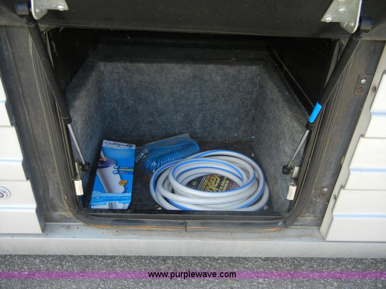 image for item D9513 1994 Spartan Vectra Winnebago motor home