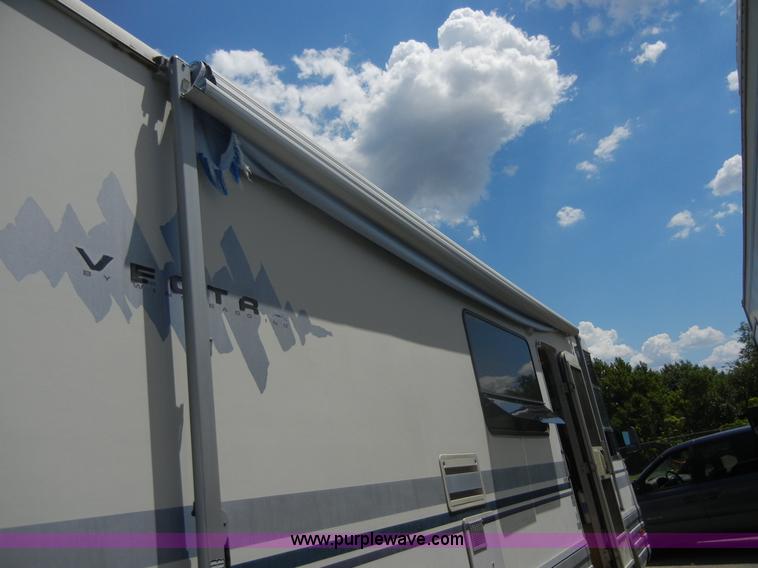 image for item D9513 1994 Spartan Vectra Winnebago motor home