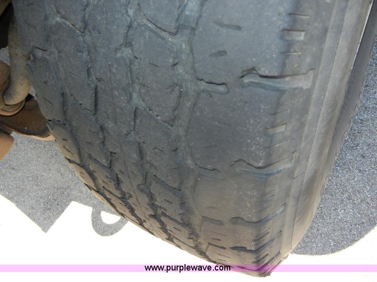 image for item D9641 1990 Chevrolet Silverado 1500 pickup truck