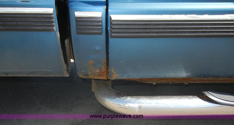 image for item D9641 1990 Chevrolet Silverado 1500 pickup truck