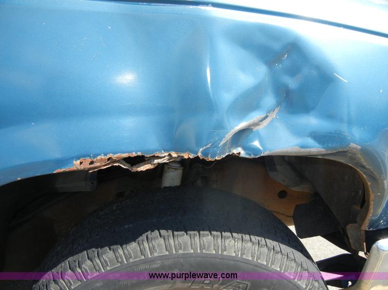 image for item D9641 1990 Chevrolet Silverado 1500 pickup truck