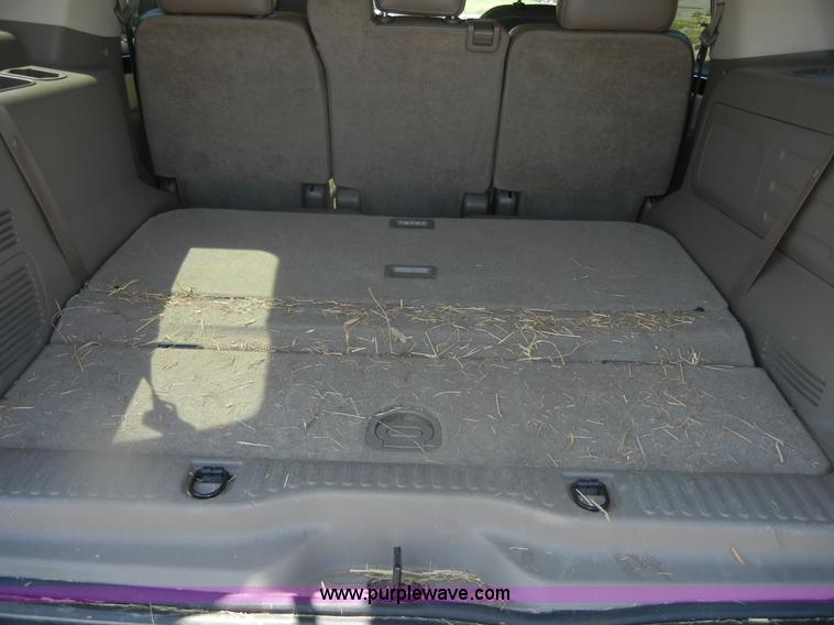 image for item D9709 2004 Ford Explorer Eddie Bauer SUV