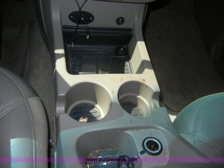 image for item D9709 2004 Ford Explorer Eddie Bauer SUV