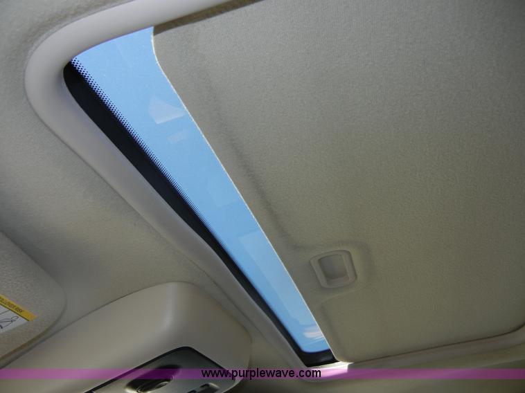 image for item D9709 2004 Ford Explorer Eddie Bauer SUV