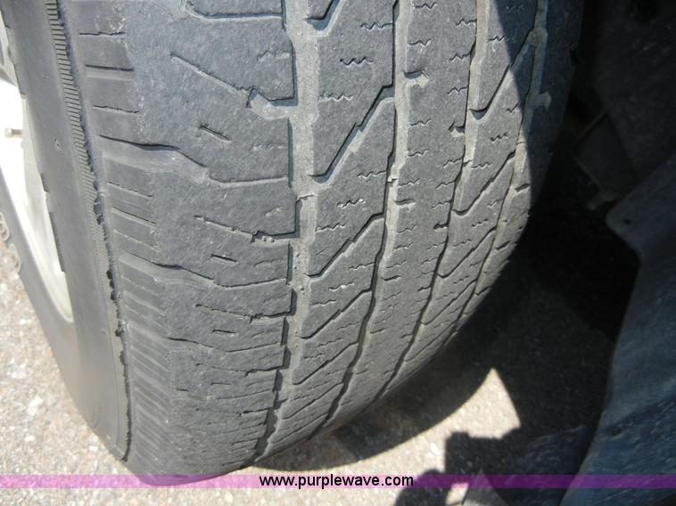 image for item D9709 2004 Ford Explorer Eddie Bauer SUV