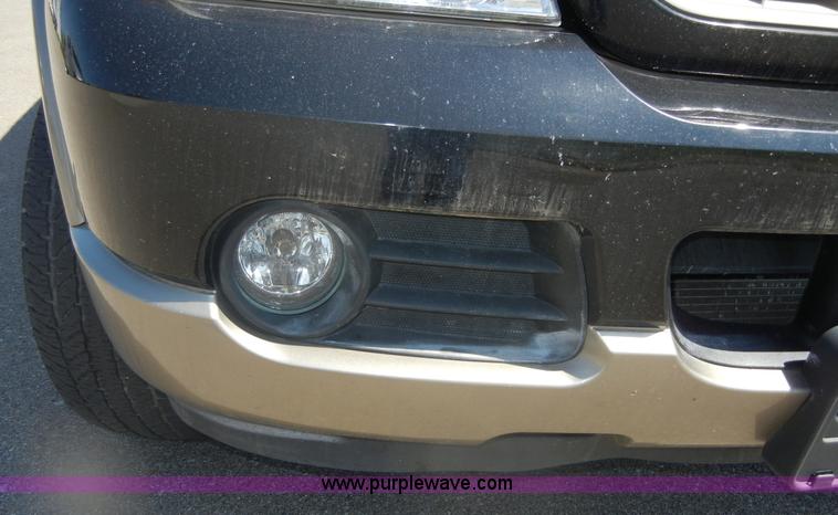 image for item D9709 2004 Ford Explorer Eddie Bauer SUV