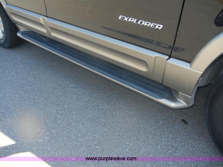 image for item D9709 2004 Ford Explorer Eddie Bauer SUV