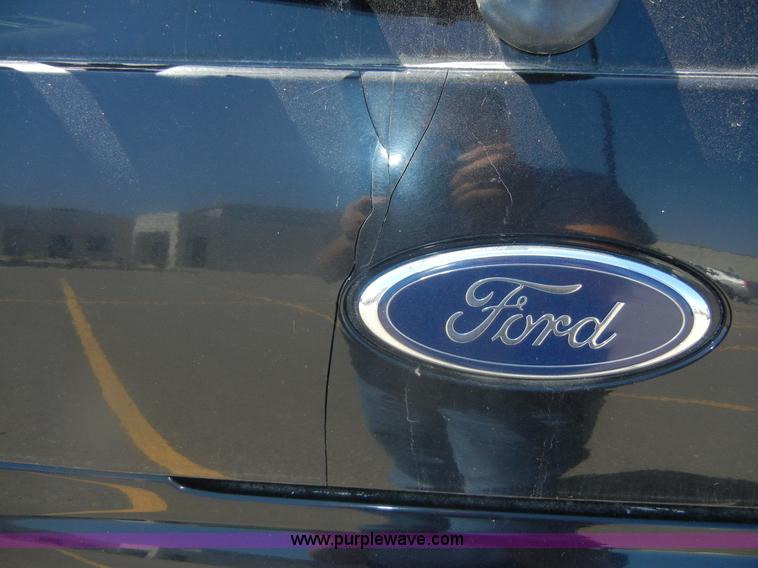 image for item D9709 2004 Ford Explorer Eddie Bauer SUV