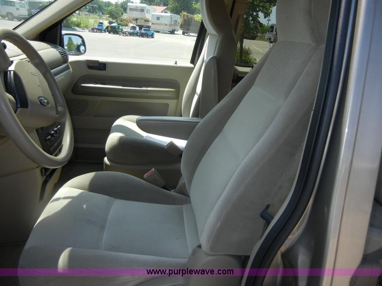 image for item D9710 2004 Ford Freestar SES van