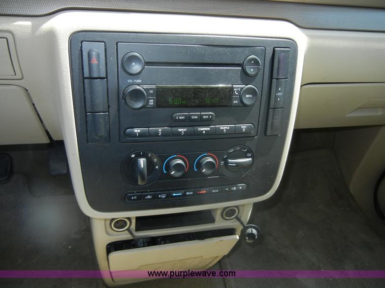 image for item D9710 2004 Ford Freestar SES van