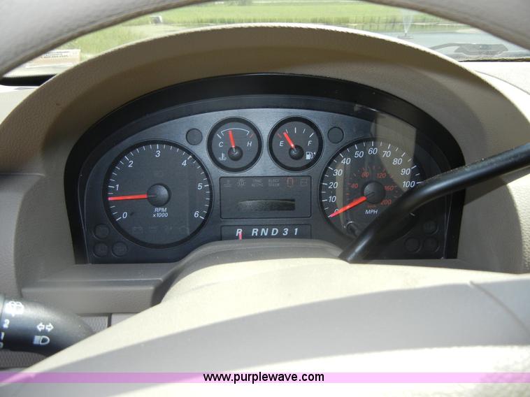 image for item D9710 2004 Ford Freestar SES van