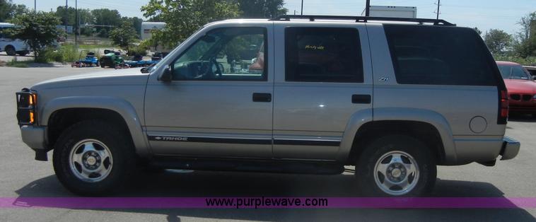 image for item D9711 2000 Chevrolet Tahoe Z71 SUV