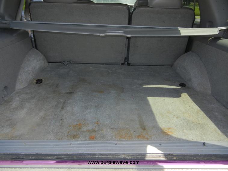 image for item D9711 2000 Chevrolet Tahoe Z71 SUV