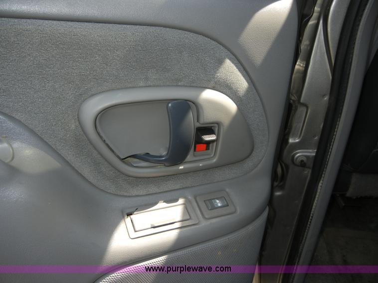 image for item D9711 2000 Chevrolet Tahoe Z71 SUV