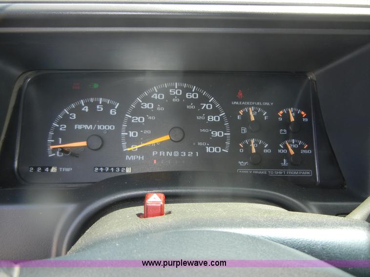 image for item D9711 2000 Chevrolet Tahoe Z71 SUV