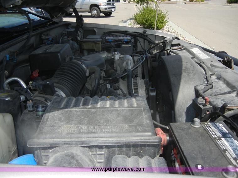 image for item D9711 2000 Chevrolet Tahoe Z71 SUV