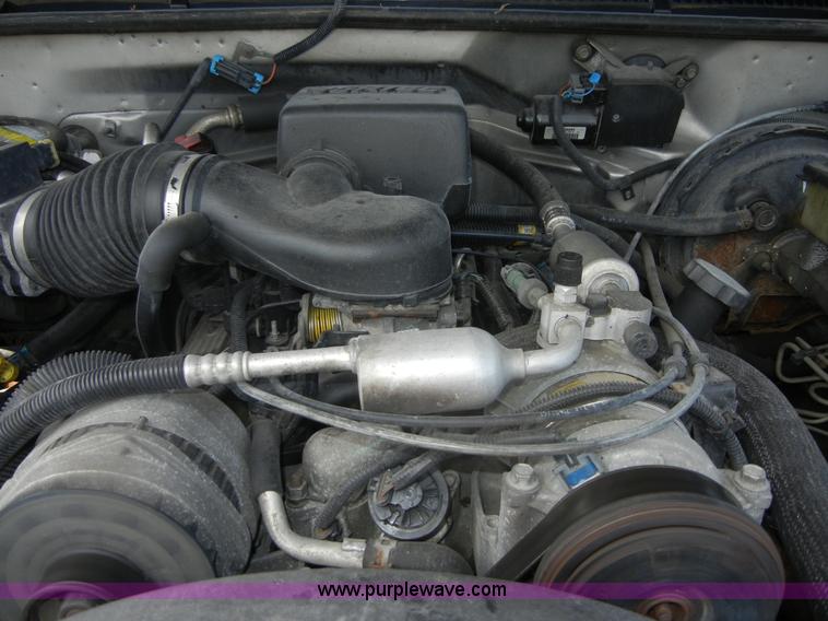 image for item D9711 2000 Chevrolet Tahoe Z71 SUV