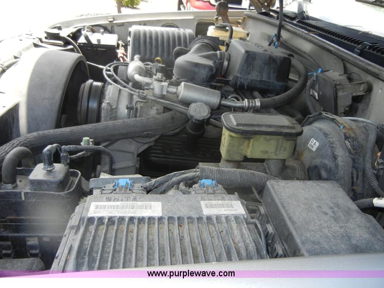 image for item D9711 2000 Chevrolet Tahoe Z71 SUV