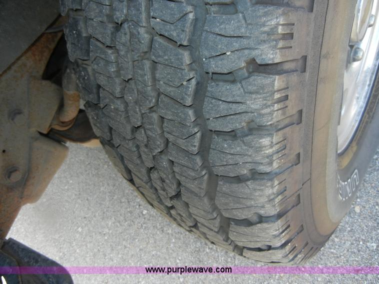 image for item D9711 2000 Chevrolet Tahoe Z71 SUV