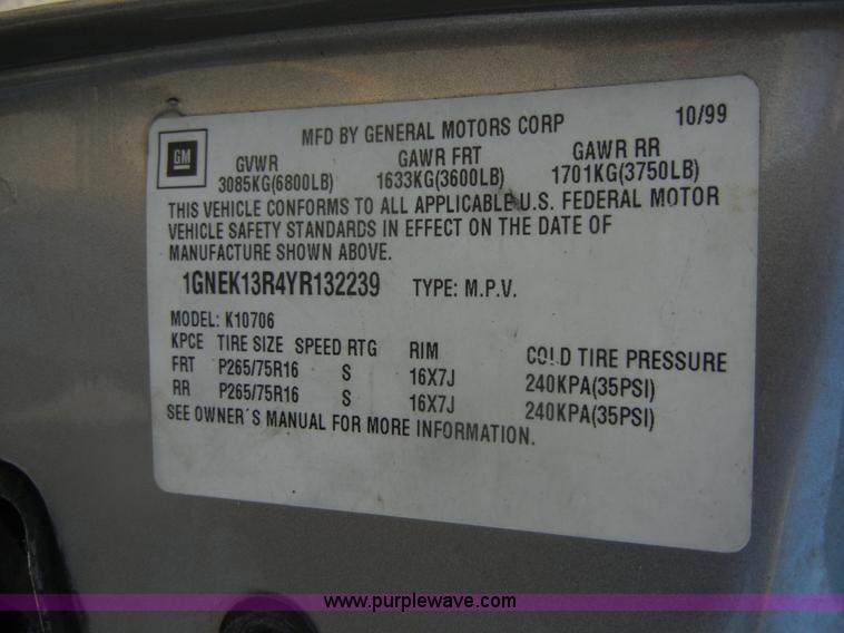 image for item D9711 2000 Chevrolet Tahoe Z71 SUV