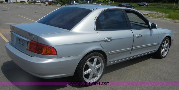 image for item D9712 2001 Kia Optima SE