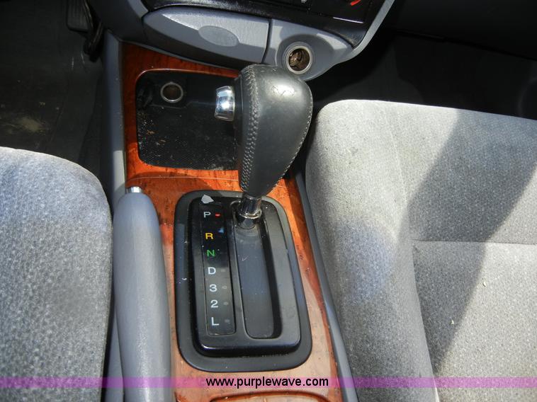 image for item D9712 2001 Kia Optima SE