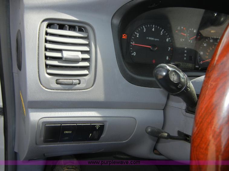 image for item D9712 2001 Kia Optima SE