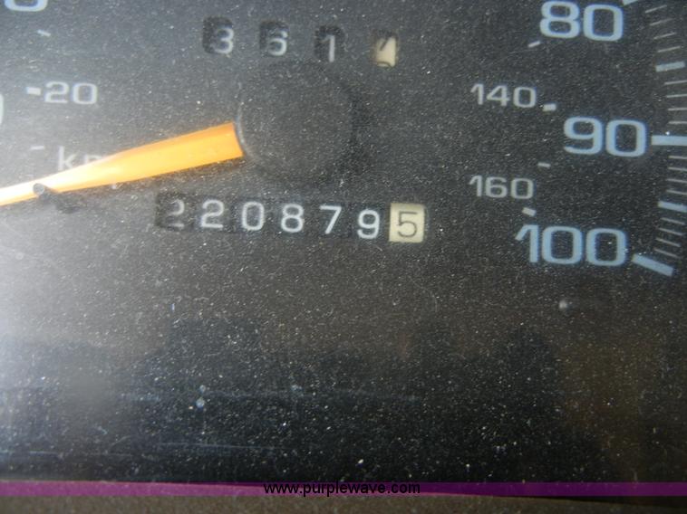 image for item D9713 1997 Chevrolet S10 LS extended cab pickup truck