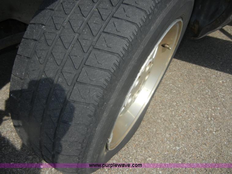 image for item D9713 1997 Chevrolet S10 LS extended cab pickup truck