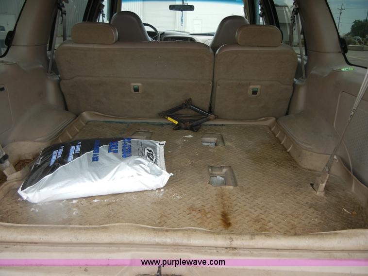 image for item D9714 1999 Ford Expedition Eddie Bauer SUV
