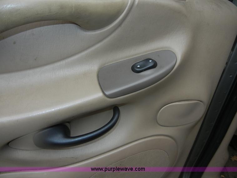 image for item D9714 1999 Ford Expedition Eddie Bauer SUV