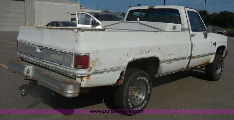 image for item D9716 1987 Chevrolet Silverado 10 pickup truck
