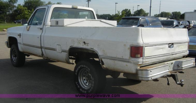 image for item D9716 1987 Chevrolet Silverado 10 pickup truck