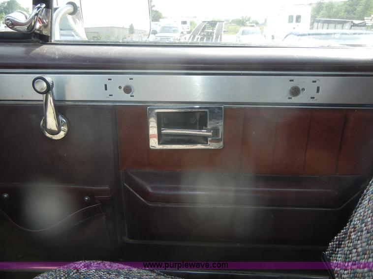 image for item D9716 1987 Chevrolet Silverado 10 pickup truck