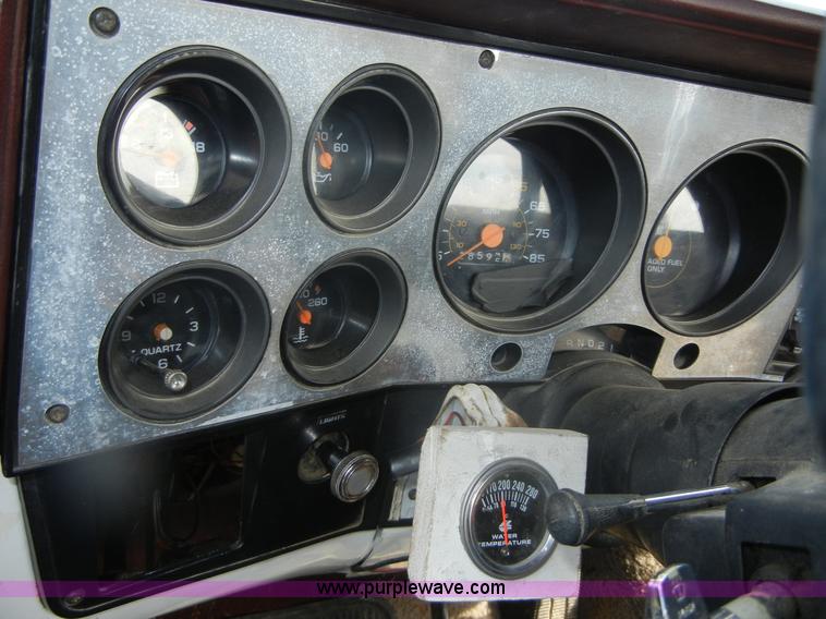 image for item D9716 1987 Chevrolet Silverado 10 pickup truck