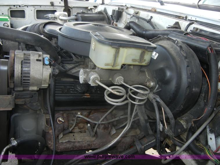 image for item D9716 1987 Chevrolet Silverado 10 pickup truck